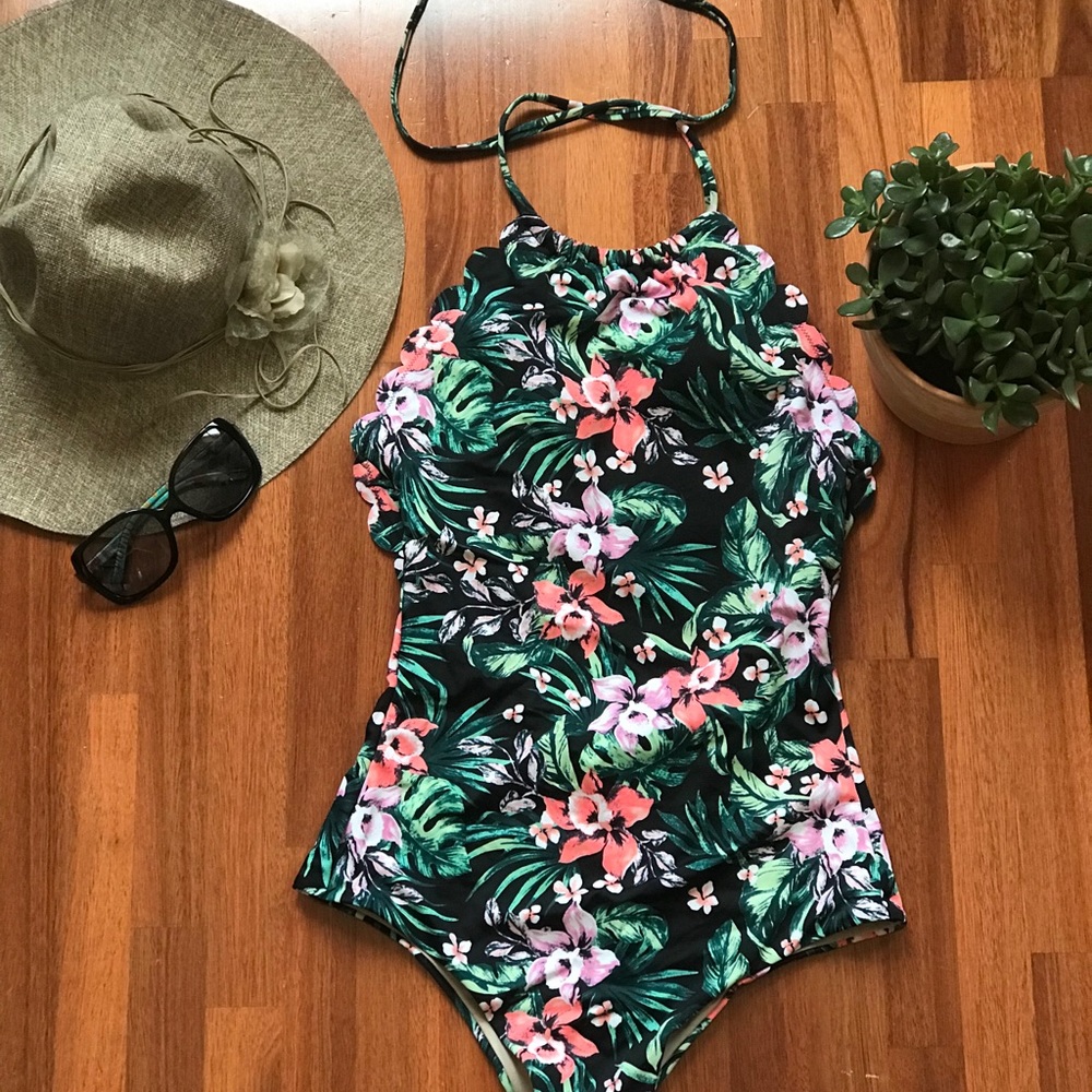 Vanilla Beach halter scalloped edge onepiece swim